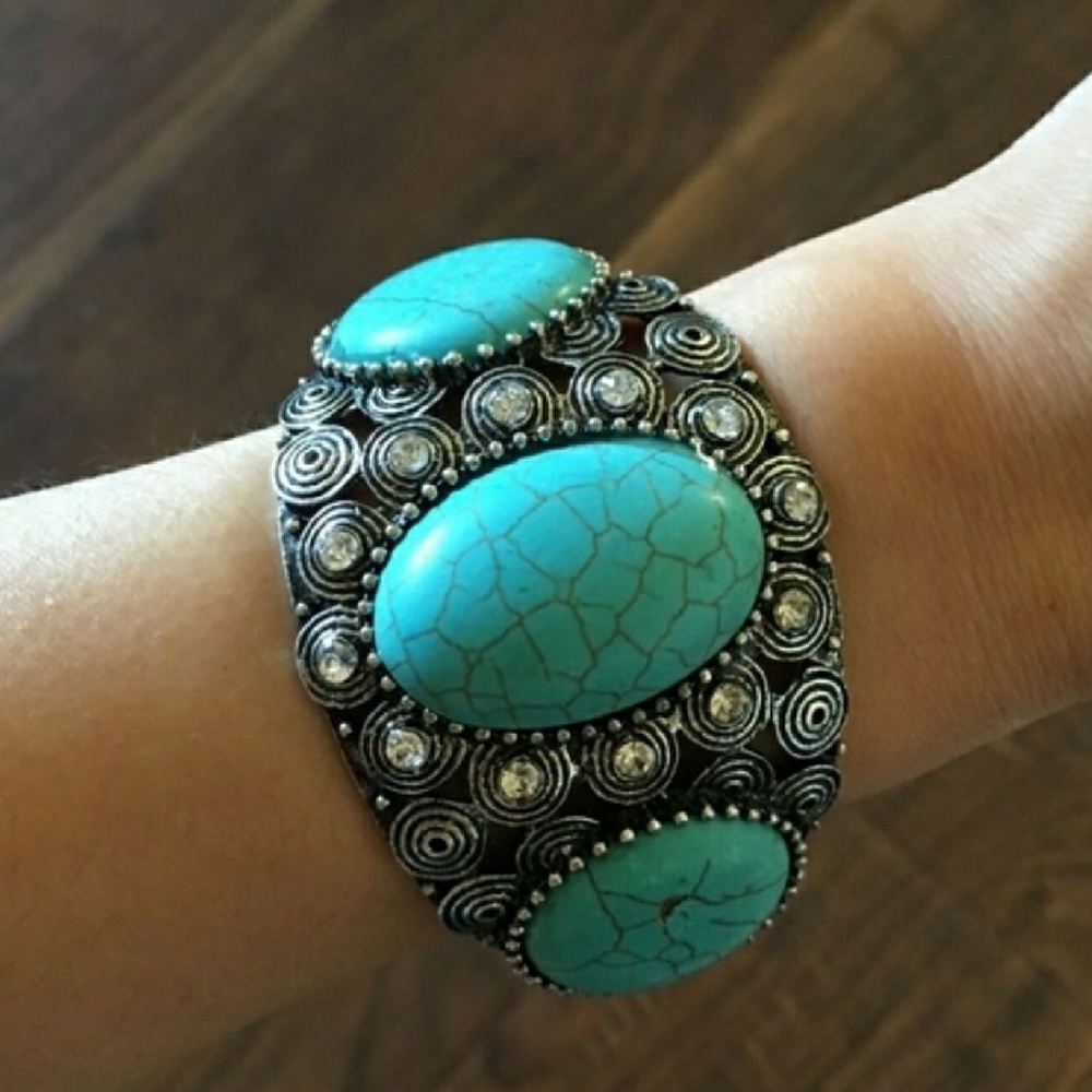 New Turquoise & Dark Silver Tone Bracelet